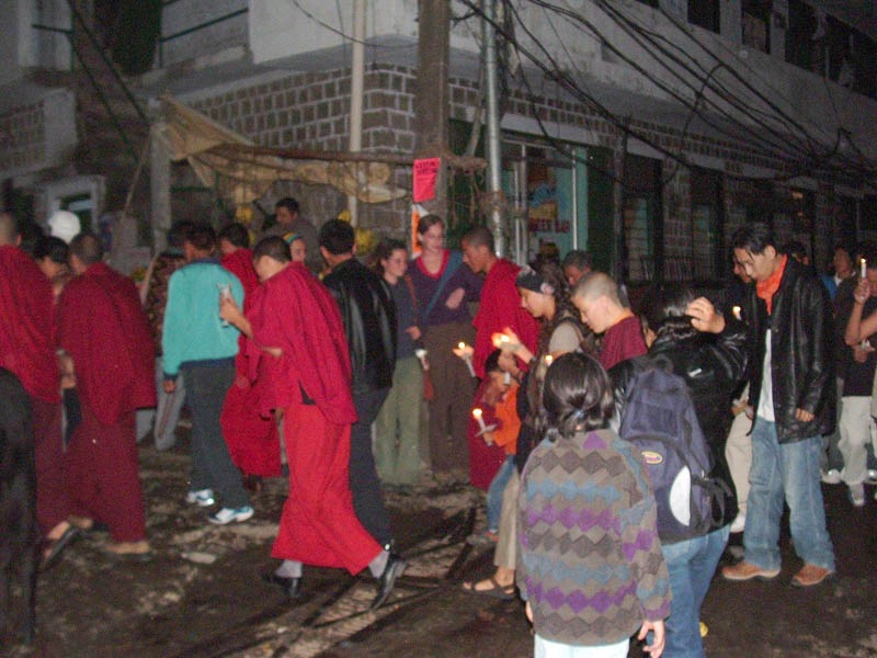processione dei nomadi tibetani